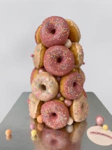 Mes jolis gateaux - Pyramide de donuts
